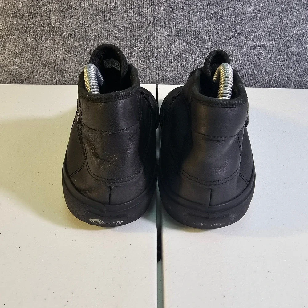 Vans Chukka Low Black Leather Fleece Lined Skate Shoes Men's 7 Women's 8.5‎ EUC